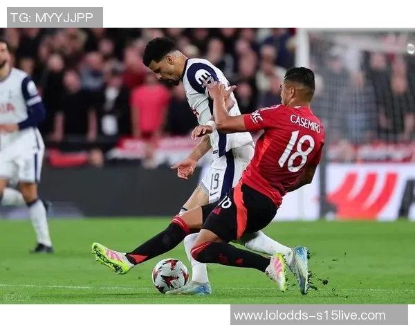 欧联杯激战：AC米兰险胜波尔图红牌事件引发全场热议